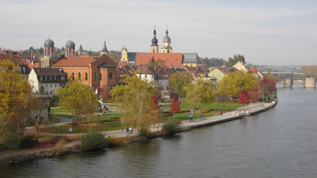 Hotel Kitzinger Hof An Der B8 Kitzingen Luaran gambar